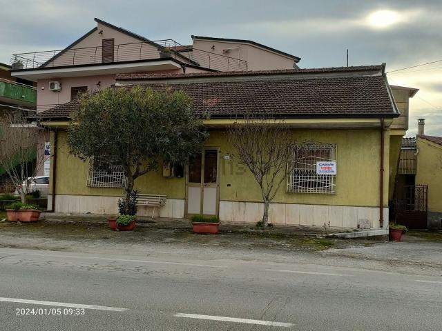 Villetta indipendente in vendita di 180 m² in Largo Silla