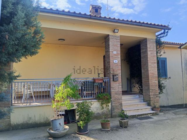 Villetta indipendente in vendita di 180 m² in Località Collepizzuto, 105