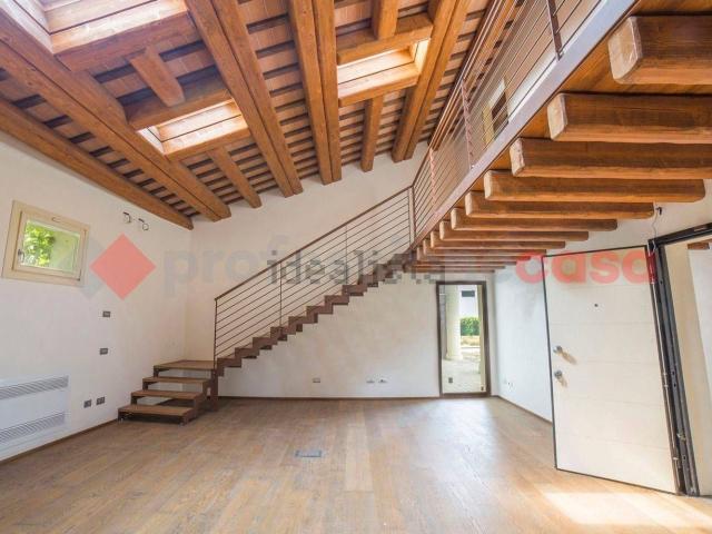 Villetta indipendente in vendita di 180 m² in Piazza G. Marconi