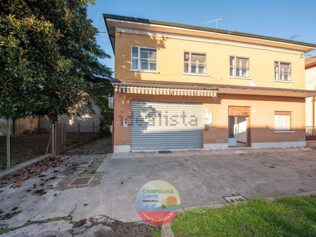 Villetta indipendente in vendita di 180 m² in Piazza Unità D&apos Italia, 10