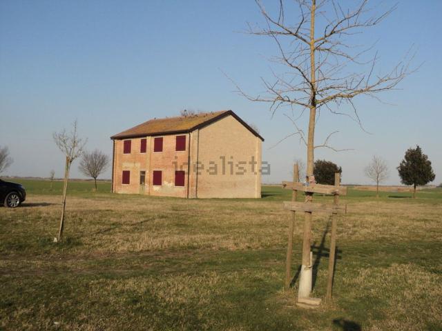 Villetta indipendente in vendita di 180 m² in Strada Colombananuvol Tr. 4