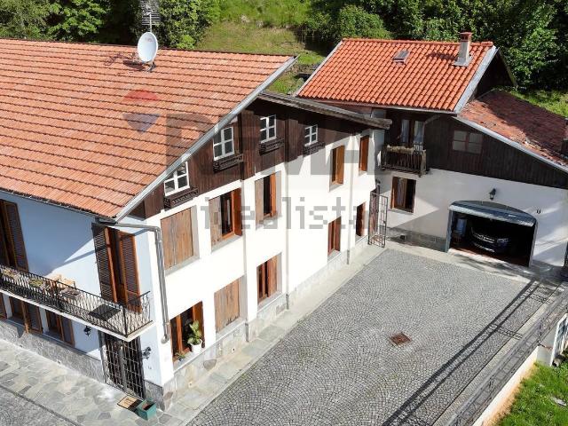 Villetta indipendente in vendita di 180 m² in Strada della Burcina