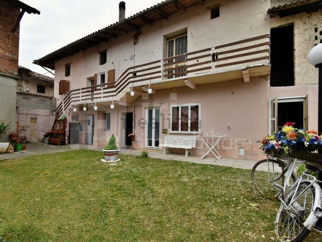 Villetta indipendente in vendita di 181 m² in Via Dante Alighieri, 11