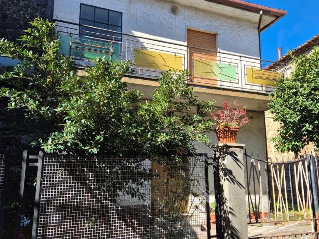 Villetta indipendente in vendita di 181 m² in Via Umberto I