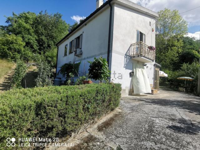 Villetta indipendente in vendita di 181 m² in Contrada Colle Trotta, 11