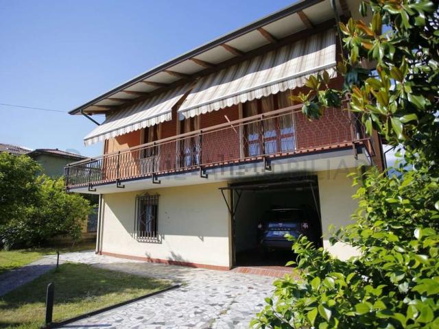 Villetta indipendente in vendita di 182 m² in Via Colombera
