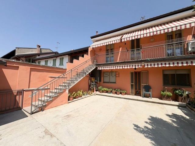 Villetta indipendente in vendita di 182 m² in Via Carbonara, 18