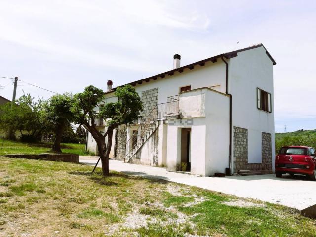 Villetta indipendente in vendita di 182 m² in Contrada Pianospedale, 69