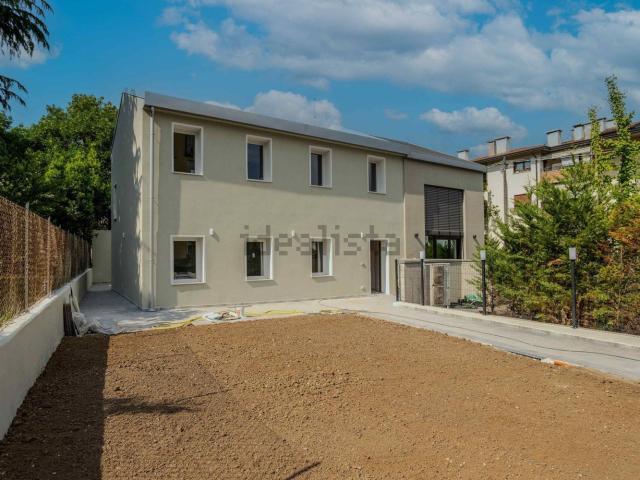 Villetta indipendente in vendita di 182 m² in Strada della Caveggiara, 15