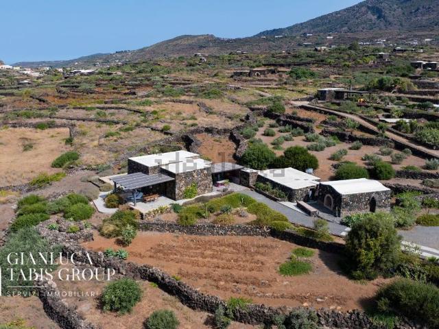 Villetta indipendente in vendita di 183 m² in Via dell’Ulivo, 6