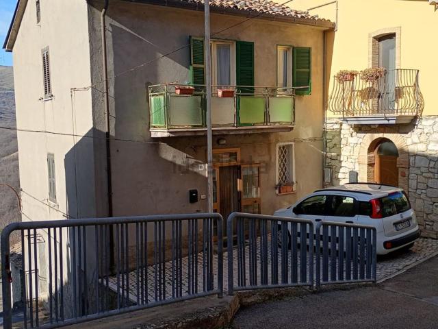 Villetta indipendente in vendita di 183 m² in Via Foresta, 15