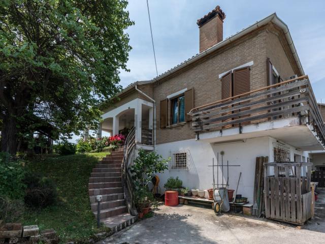 Villetta indipendente in vendita di 183 m² in Via IV Novembre