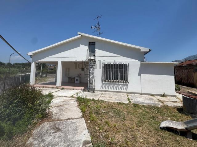 Villetta indipendente in vendita di 183 m² in Via Porchio, 10