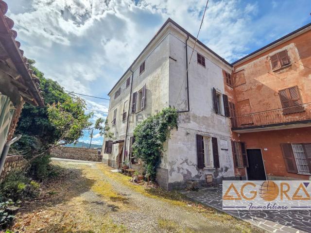 Villetta indipendente in vendita di 184 m² in Via 5 Martiri