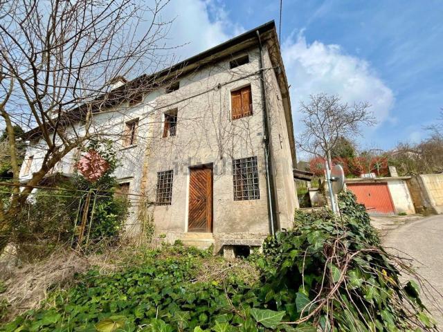 Villetta indipendente in vendita di 184 m² in Via Castello, 1