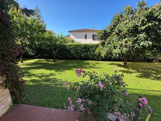 Villetta indipendente in vendita di 184 m² in Via Alessandro Manzoni, 7