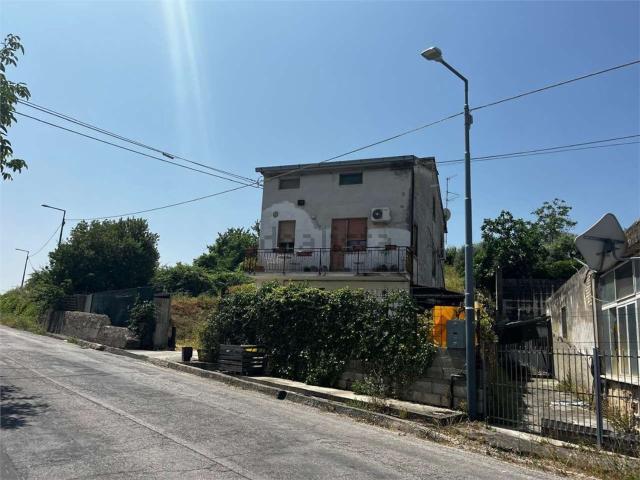 Villetta indipendente in vendita di 184 m² in Via Germani