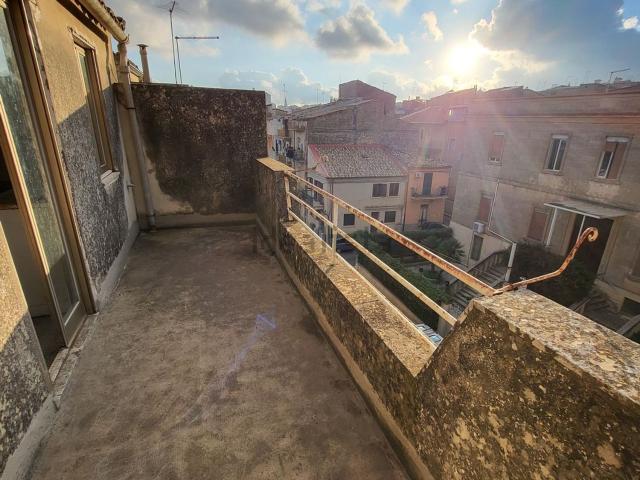 Villetta indipendente in vendita di 185 m² in Via Gen. S. Scrofani