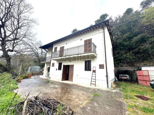 Villetta indipendente in vendita di 185 m² in Via di Spoleto, 2
