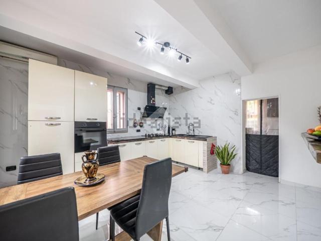 Villetta indipendente in vendita di 185 m² in Via Ezio Comparoni, 53