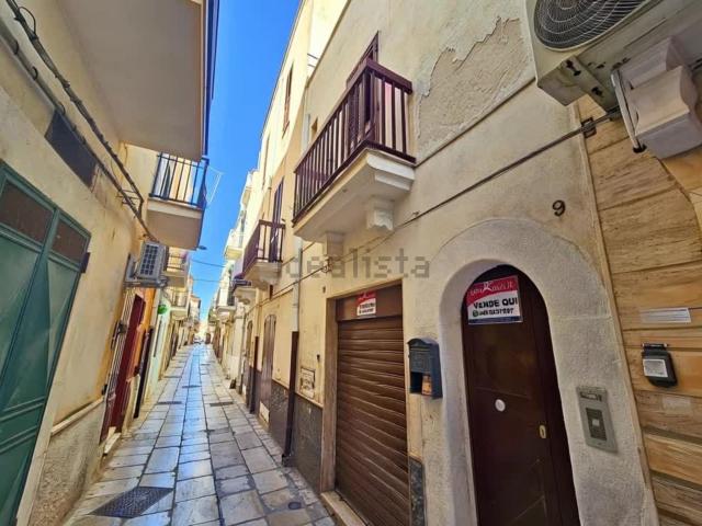 Villetta indipendente in vendita di 185 m² in Via Francesco Crispi