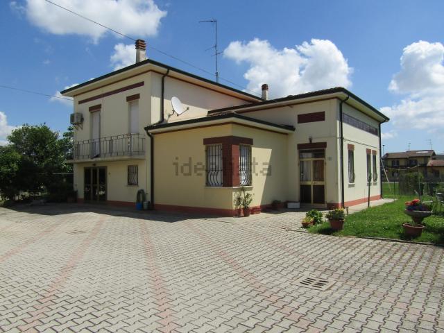 Villetta indipendente in vendita di 185 m² in Via Ludovico Ariosto, 2