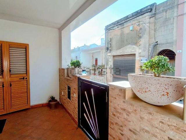 Villetta indipendente in vendita di 185 m² in Via Nicola Giaccari, 46