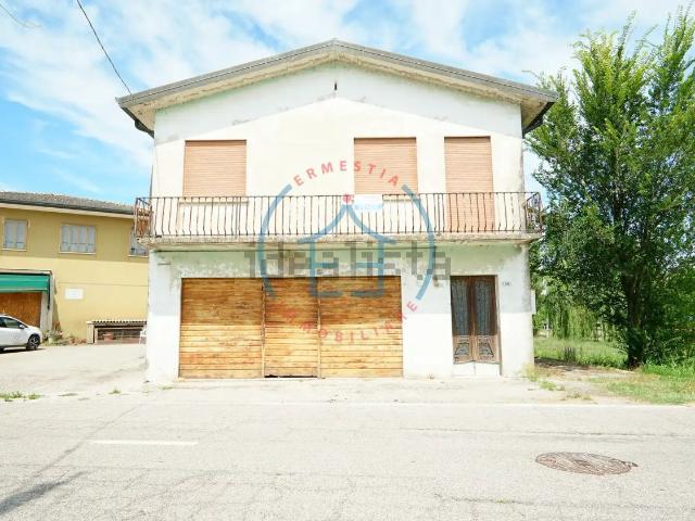 Villetta indipendente in vendita di 185 m² in Via Perarolo