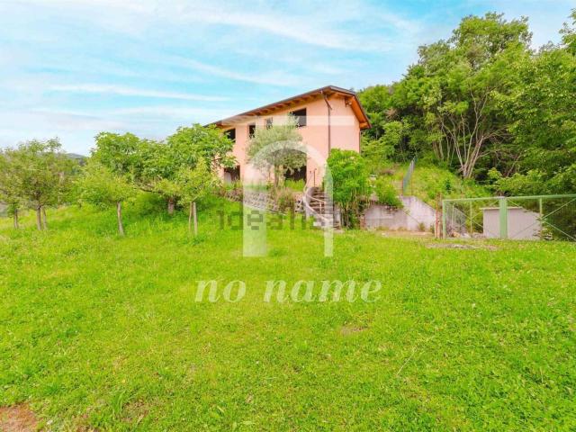 Villetta indipendente in vendita di 185 m² in Via Piadera, 1