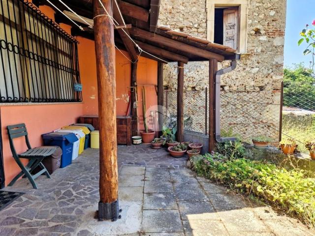 Villetta indipendente in vendita di 185 m² in Via Testa