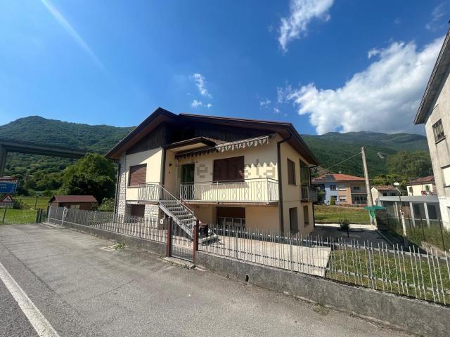 Villetta indipendente in vendita di 185 m² in Via Vallata, 81