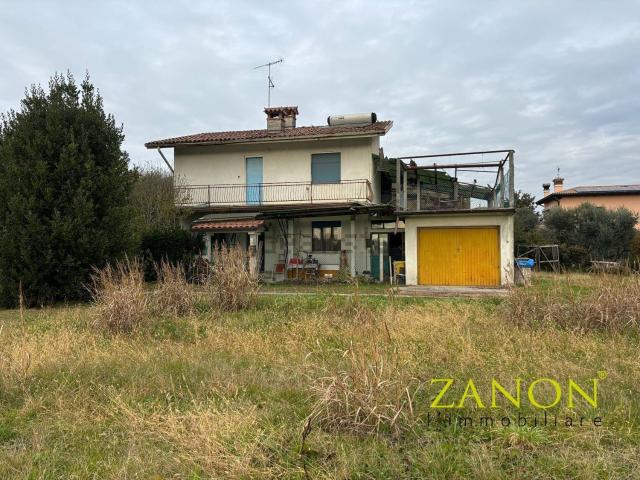 Villetta indipendente in vendita di 185 m² in Via Zorutti, 62
