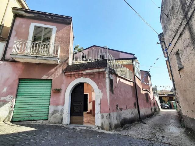 Villetta indipendente in vendita di 185 m² in Vico Piciocchi, 2