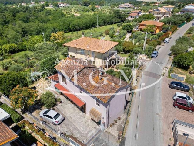 Villetta indipendente in vendita di 185 m² in Piazza della Vittoria