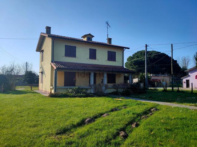 Villetta indipendente in vendita di 185 m² in Piazza Vittorio Veneto, 43