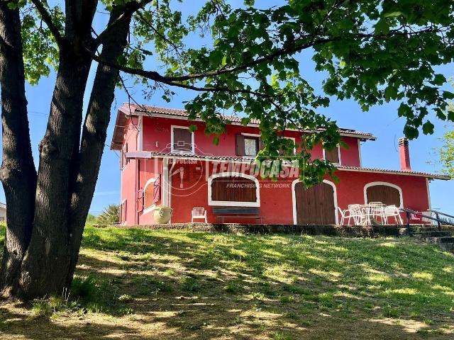 Villetta indipendente in vendita di 185 m² in Strada Bobbio, 1