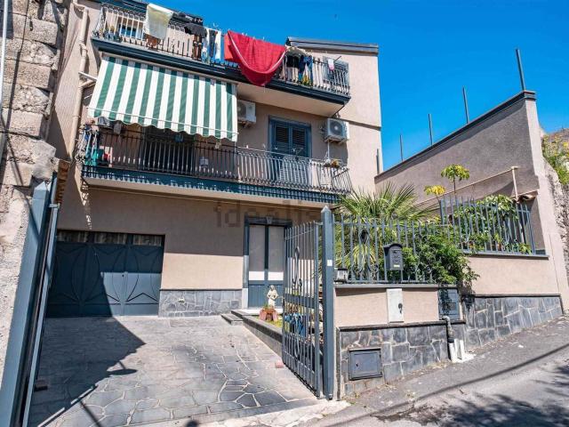 Villetta indipendente in vendita di 186 m² in Via Laudani, 5