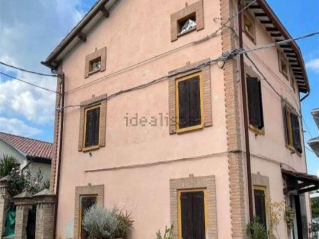 Villetta indipendente in vendita di 186 m² in Via Madonnina, 17
