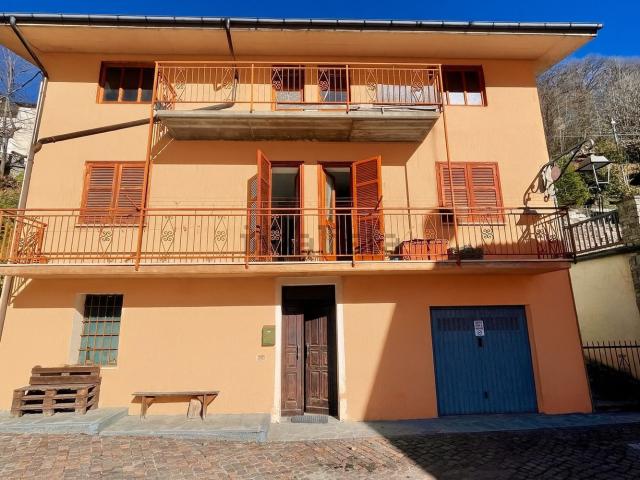 Villetta indipendente in vendita di 187 m² in Via Santa, 12