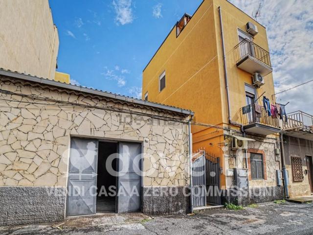 Villetta indipendente in vendita di 187 m² in Via Porzio Scipione, 11