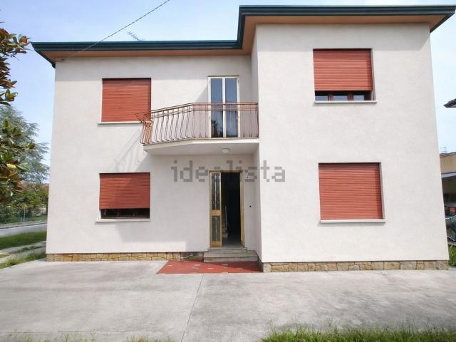 Villetta indipendente in vendita di 187 m² in Via Roma