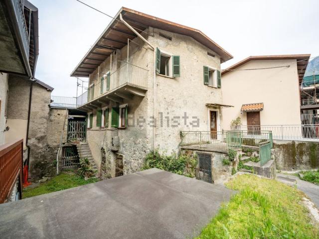 Villetta indipendente in vendita di 187 m² in Contrada Sant&apos Abbondio