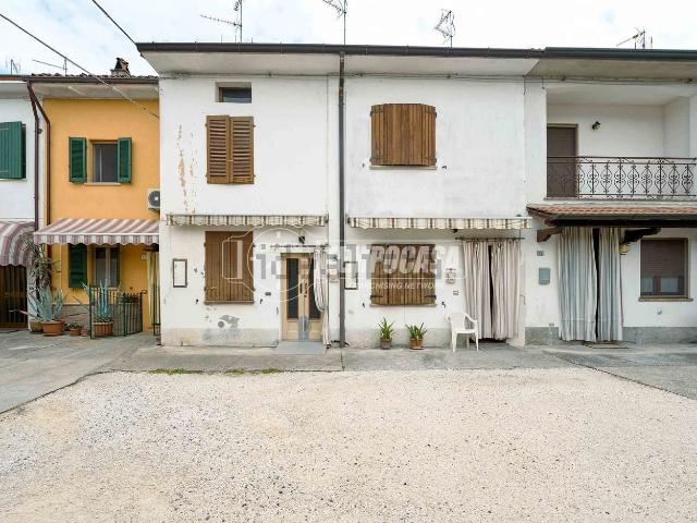 Villetta indipendente in vendita di 188 m² in Via Gonzaga