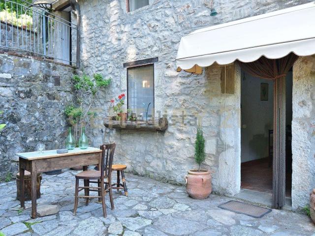 Villetta indipendente in vendita di 188 m² in Via di Croce, 1350