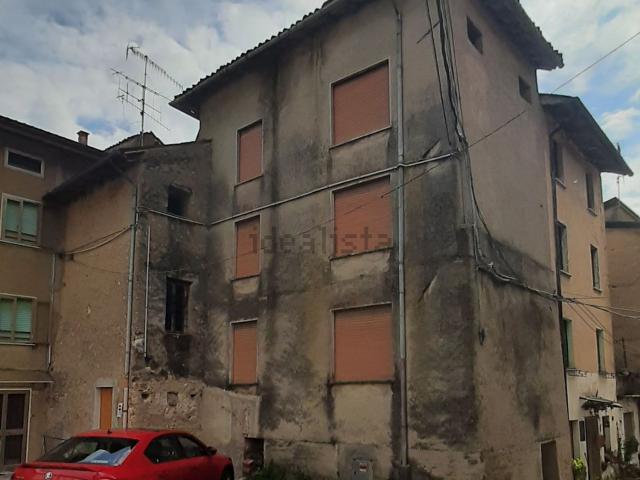 Villetta indipendente in vendita di 188 m² in Via Lago di Sotto