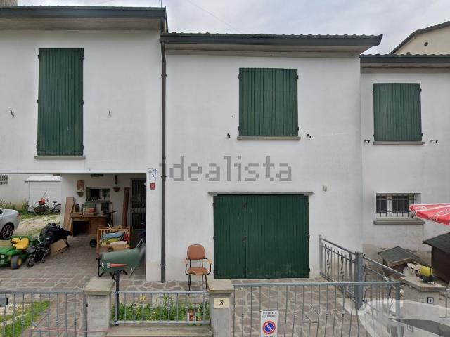Villetta indipendente in vendita di 188 m² in Via Lamone, 3