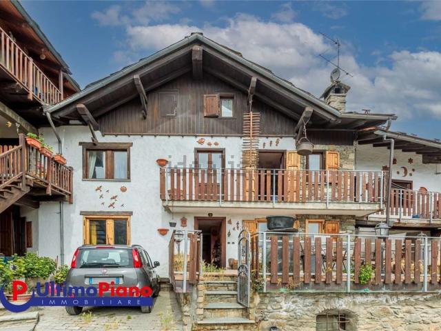 Villetta indipendente in vendita di 188 m² in Frazione Arpuilles Chacotteyes, 100