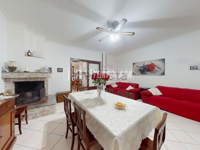 Villetta indipendente in vendita di 189 m² in Via Aldo Moro, 7