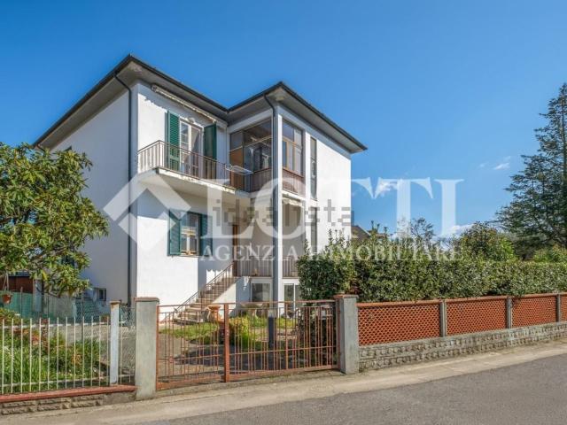 Villetta indipendente in vendita di 189 m² in Via dei Ciliegi, 41