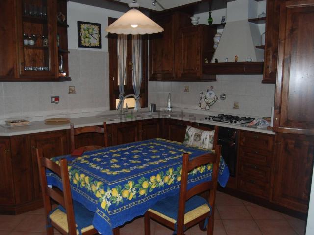 Villetta indipendente in vendita di 189 m² in Via di Rosano
